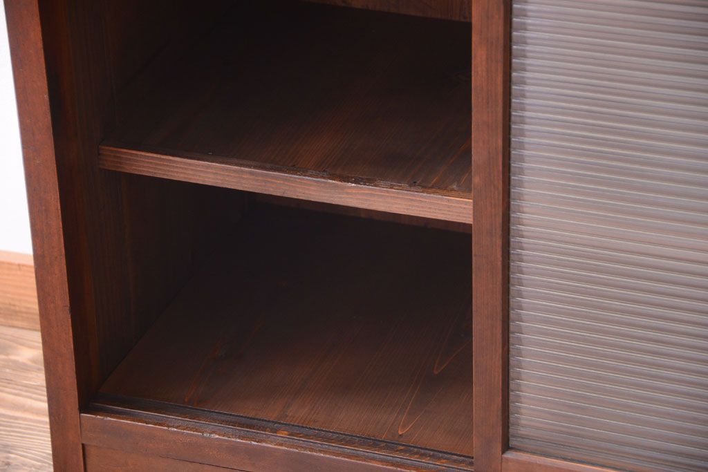 アンティーク家具　和製アンティーク　モールガラス引き戸付き!古い木製の戸棚(収納棚)