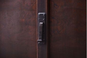 アンティーク家具　古民具・骨董　鏡板玉杢材!アンティーク戸棚(収納棚)