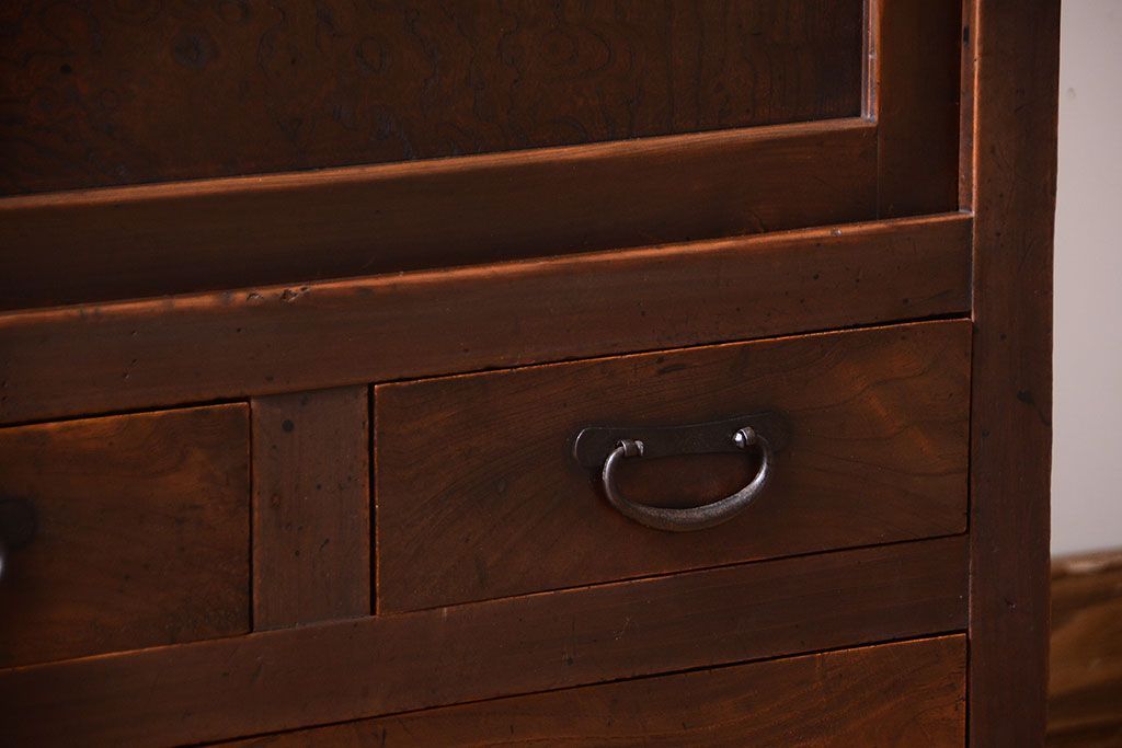 アンティーク家具　古民具・骨董　鏡板玉杢材!アンティーク戸棚(収納棚)