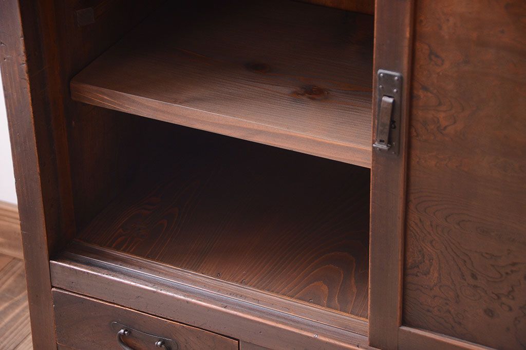 アンティーク家具　古民具・骨董　鏡板玉杢材!アンティーク戸棚(収納棚)