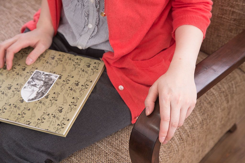 レトロ家具　アンティーク　シンプルでレトロなアームソファ(2)