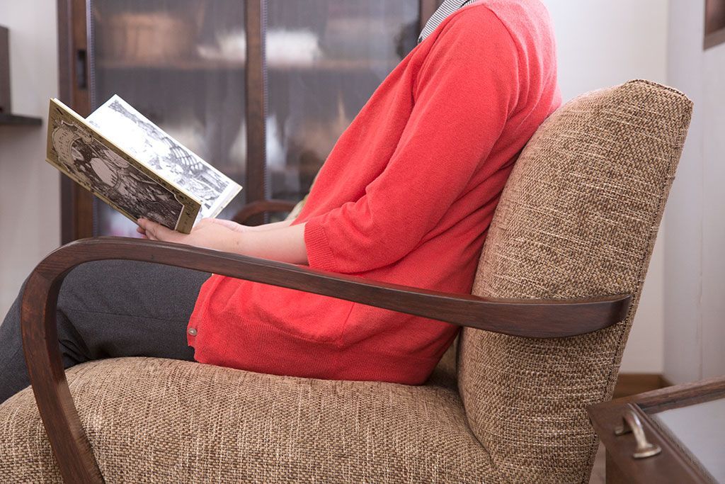 レトロ家具　アンティーク　シンプルでレトロなアームソファ(2)