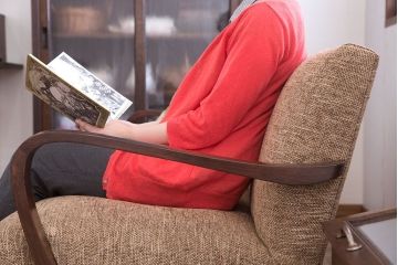 レトロ家具　アンティーク　シンプルでレトロなアームソファ(2)