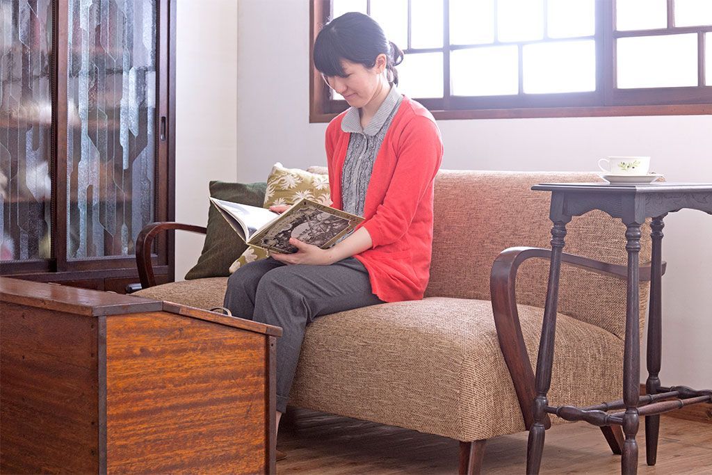 レトロ家具　アンティーク　シンプルでレトロなアームソファ(2)