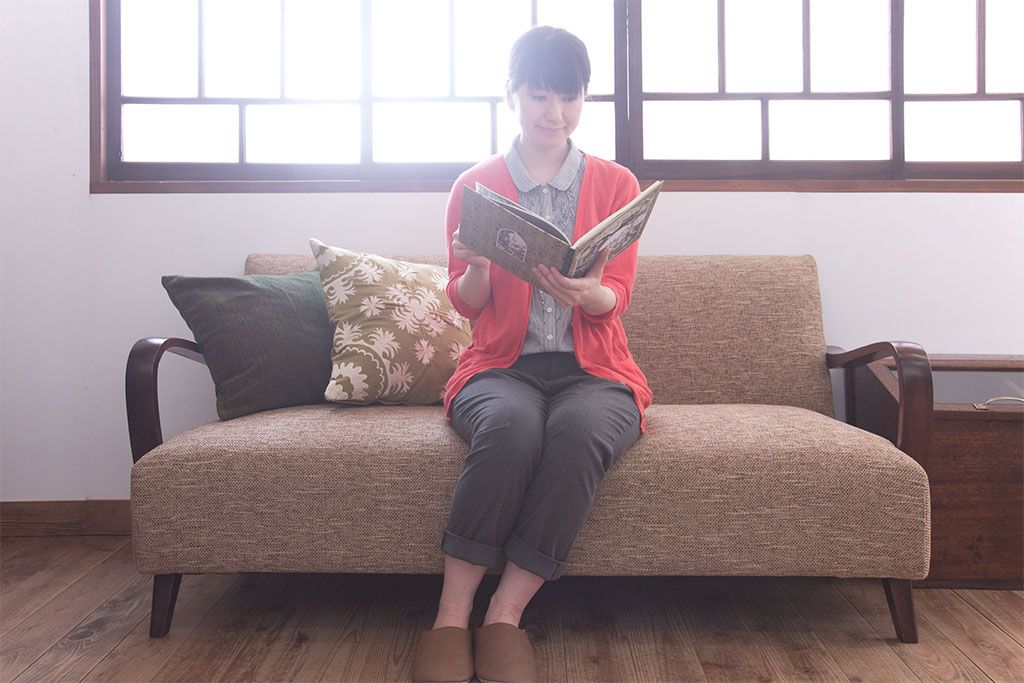 レトロ家具　アンティーク　シンプルでレトロなアームソファ(2)