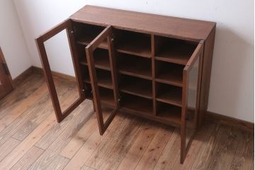 アンティーク家具　和製アンティーク　古材製!扉付きマス目棚(収納棚)