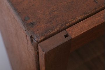 アンティーク家具　和製アンティーク　古材製!扉付きマス目棚(収納棚)
