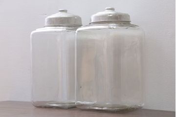 アンティーク雑貨　昭和レトロ　古い駄菓子屋のアンティークガラス瓶(ビン)2個セット