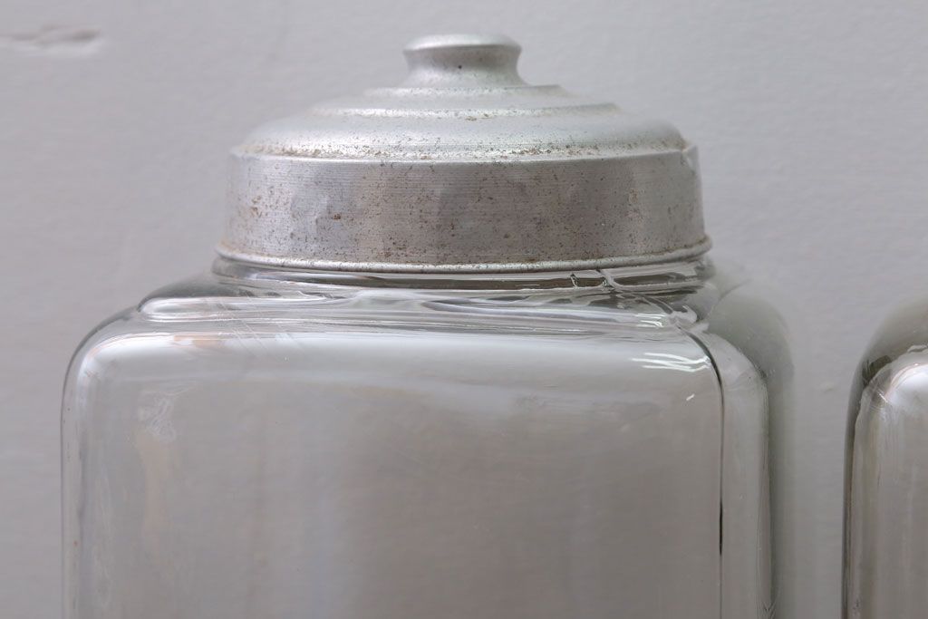 アンティーク雑貨　昭和レトロ　古い駄菓子屋のアンティークガラス瓶(ビン)2個セット