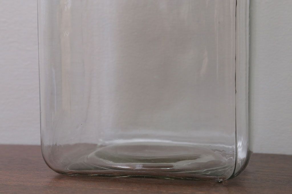 アンティーク雑貨　昭和レトロ　古い駄菓子屋のアンティークガラス瓶(ビン)2個セット