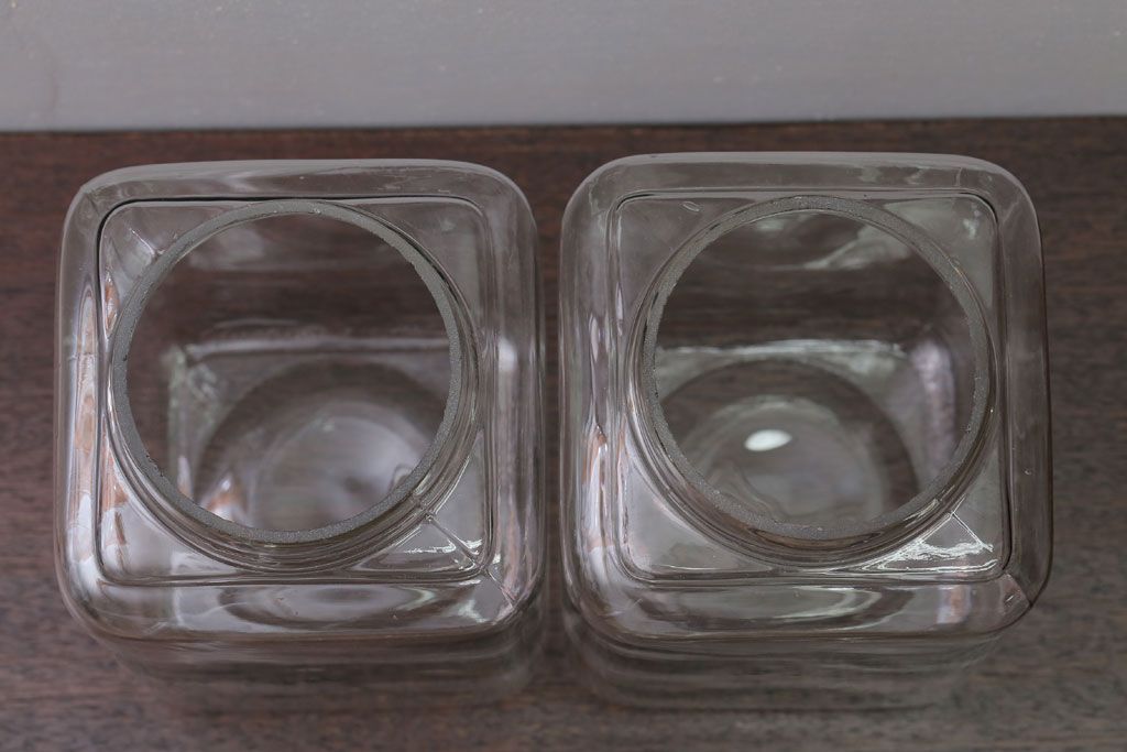 アンティーク雑貨　昭和レトロ　古い駄菓子屋のアンティークガラス瓶(ビン)2個セット