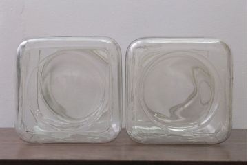 アンティーク雑貨　昭和レトロ　古い駄菓子屋のアンティークガラス瓶(ビン)2個セット