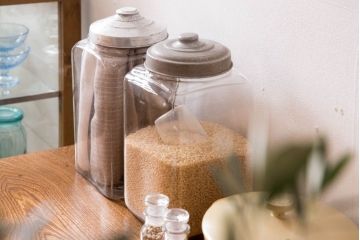 アンティーク雑貨　昭和レトロ　古い駄菓子屋のアンティークガラス瓶(ビン)2個セット(2)