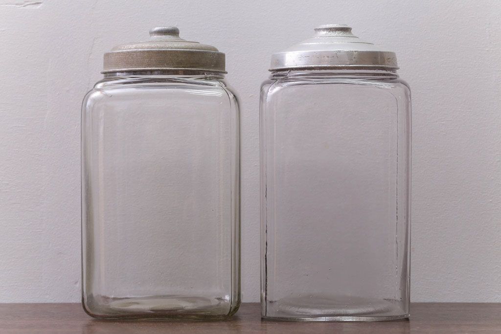 アンティーク雑貨　昭和レトロ　古い駄菓子屋のアンティークガラス瓶(ビン)2個セット(2)