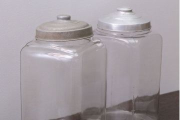 アンティーク雑貨　昭和レトロ　古い駄菓子屋のアンティークガラス瓶(ビン)2個セット(2)