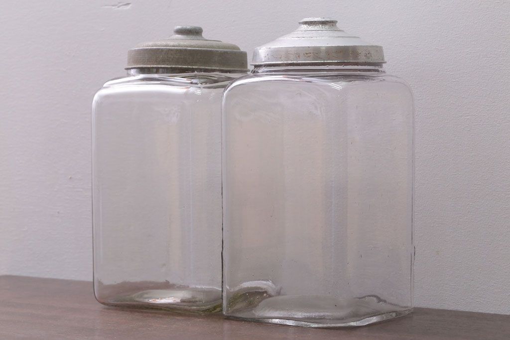 アンティーク雑貨　昭和レトロ　古い駄菓子屋のアンティークガラス瓶(ビン)2個セット(2)