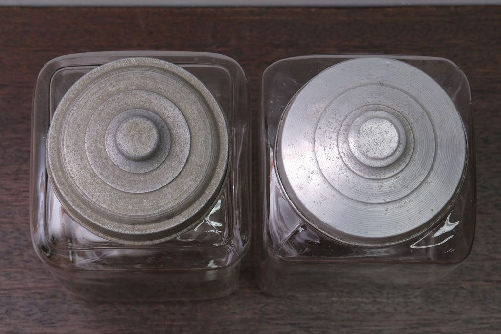 アンティーク雑貨　昭和レトロ　古い駄菓子屋のアンティークガラス瓶(ビン)2個セット(2)
