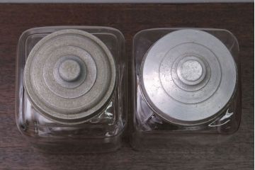 アンティーク雑貨　昭和レトロ　古い駄菓子屋のアンティークガラス瓶(ビン)2個セット(2)
