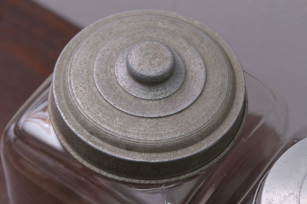 アンティーク雑貨　昭和レトロ　古い駄菓子屋のアンティークガラス瓶(ビン)2個セット(2)