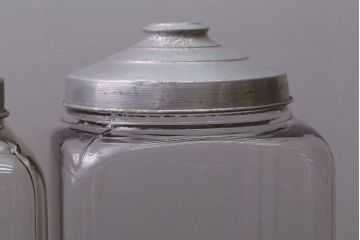 アンティーク雑貨　昭和レトロ　古い駄菓子屋のアンティークガラス瓶(ビン)2個セット(2)