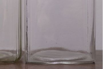 アンティーク雑貨　昭和レトロ　古い駄菓子屋のアンティークガラス瓶(ビン)2個セット(2)