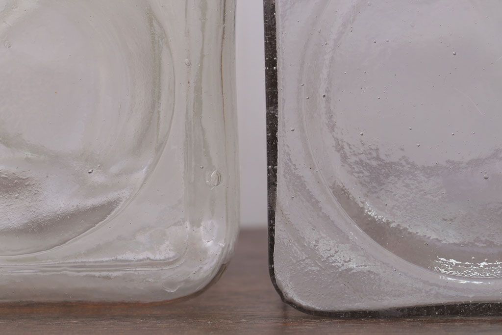 アンティーク雑貨　昭和レトロ　古い駄菓子屋のアンティークガラス瓶(ビン)2個セット(2)