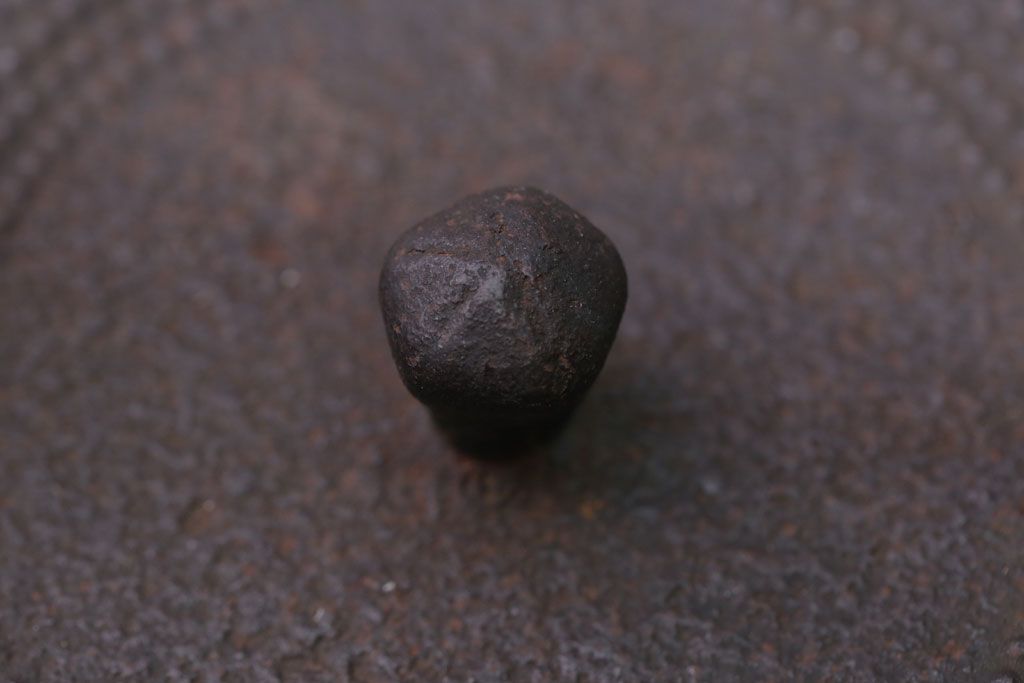 アンティーク雑貨　古民具・骨董　古い富士形あられ鉄瓶(三巌堂?)