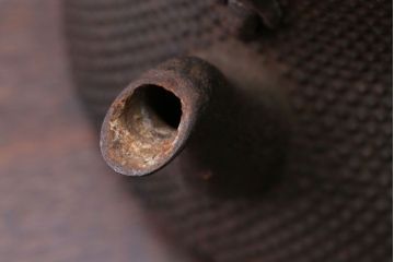 アンティーク雑貨　古民具・骨董　古い富士形あられ鉄瓶(三巌堂?)