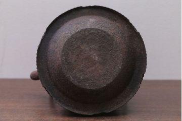 アンティーク雑貨　古民具・骨董　古い富士形あられ鉄瓶(三巌堂?)