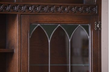 ヴィンテージ家具　イギリスビンテージ　ステンドグラス入り!エルム材製の上質なカップボード(収納棚・食器棚)