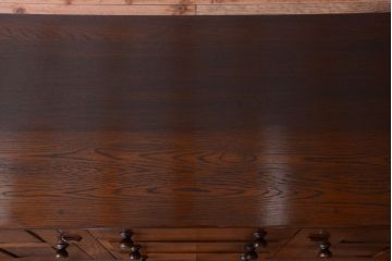 ヴィンテージ家具　イギリスビンテージ　ステンドグラス入り!エルム材製の上質なカップボード(収納棚・食器棚)