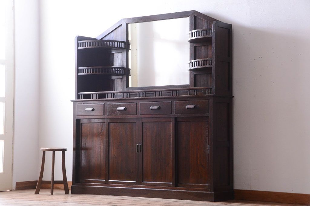 アンティーク家具　大正ロマン　古い木製の特大アンティークキャビネット(収納棚)