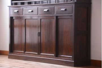 アンティーク家具　大正ロマン　古い木製の特大アンティークキャビネット(収納棚)