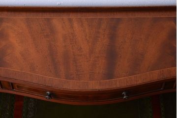 アンティーク家具　イギリスアンティーク　エレガントなデスク