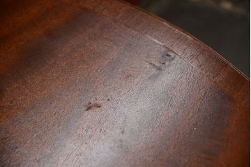 アンティーク家具　イギリスアンティーク　エレガントなデスク