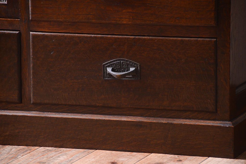 アンティーク家具　和製アンティーク　ダイヤガラス入り!古いナラ材製の上質な本箱(ブックケース)