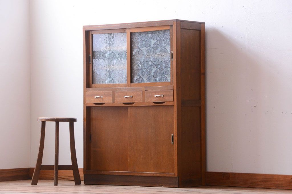 レトロ家具　昭和レトロ　デザインガラス戸!古い木のアンティーク食器棚