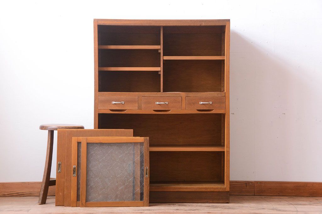 レトロ家具　昭和レトロ　デザインガラス戸!古い木のアンティーク食器棚