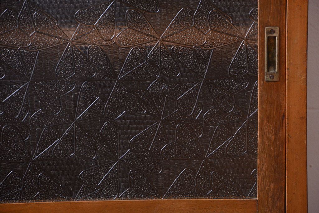 レトロ家具　昭和レトロ　デザインガラス戸!古い木のアンティーク食器棚