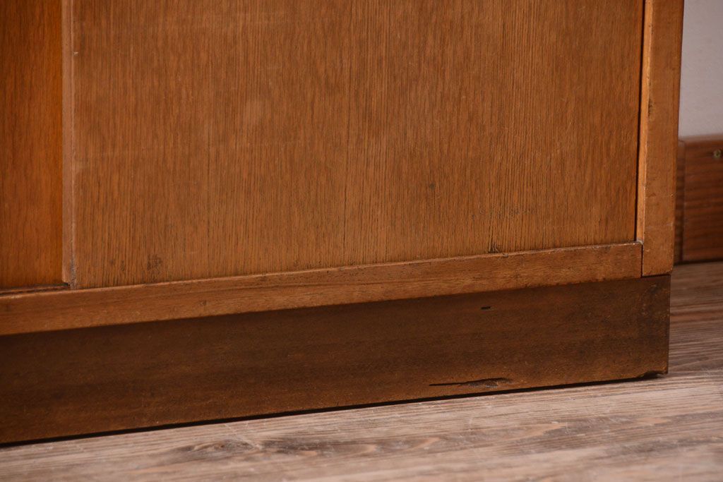 レトロ家具　昭和レトロ　デザインガラス戸!古い木のアンティーク食器棚