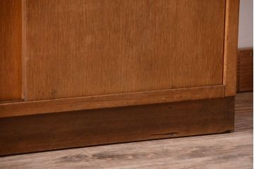 レトロ家具　昭和レトロ　デザインガラス戸!古い木のアンティーク食器棚