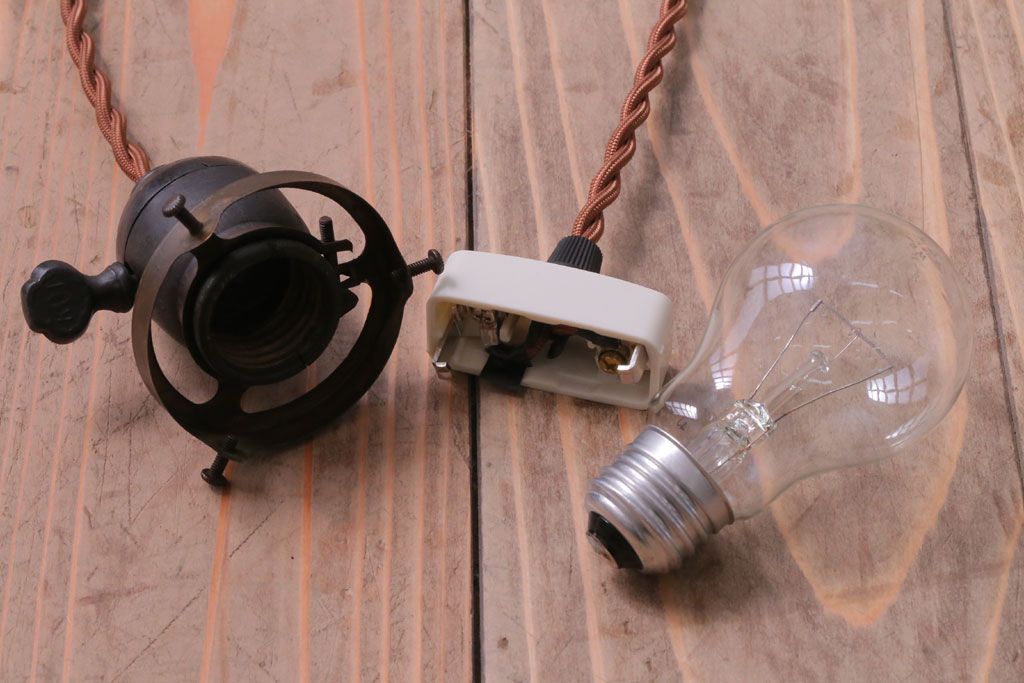 アンティーク　内被せガラスシェードのペンダントライト