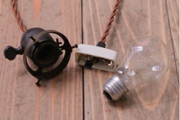 アンティーク　内被せガラスシェードのペンダントライト