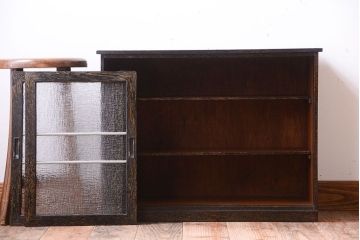 アンティーク家具　和製アンティーク　古い木の小ぶりなデザインガラス入り戸棚(収納棚)