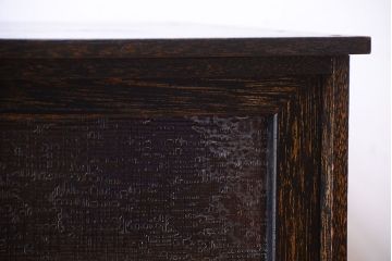 アンティーク家具　和製アンティーク　古い木の小ぶりなデザインガラス入り戸棚(収納棚)