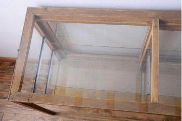 ヴィンテージ家具　昭和レトロ　鉄脚付きビンテージガラスケース(ショーケース)(2)
