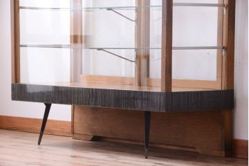 ヴィンテージ家具　昭和レトロ　鉄脚付きビンテージガラスケース(ショーケース)(2)