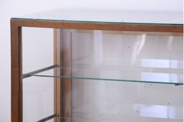 ヴィンテージ家具　昭和レトロ　鉄脚付きビンテージガラスケース(ショーケース)(2)