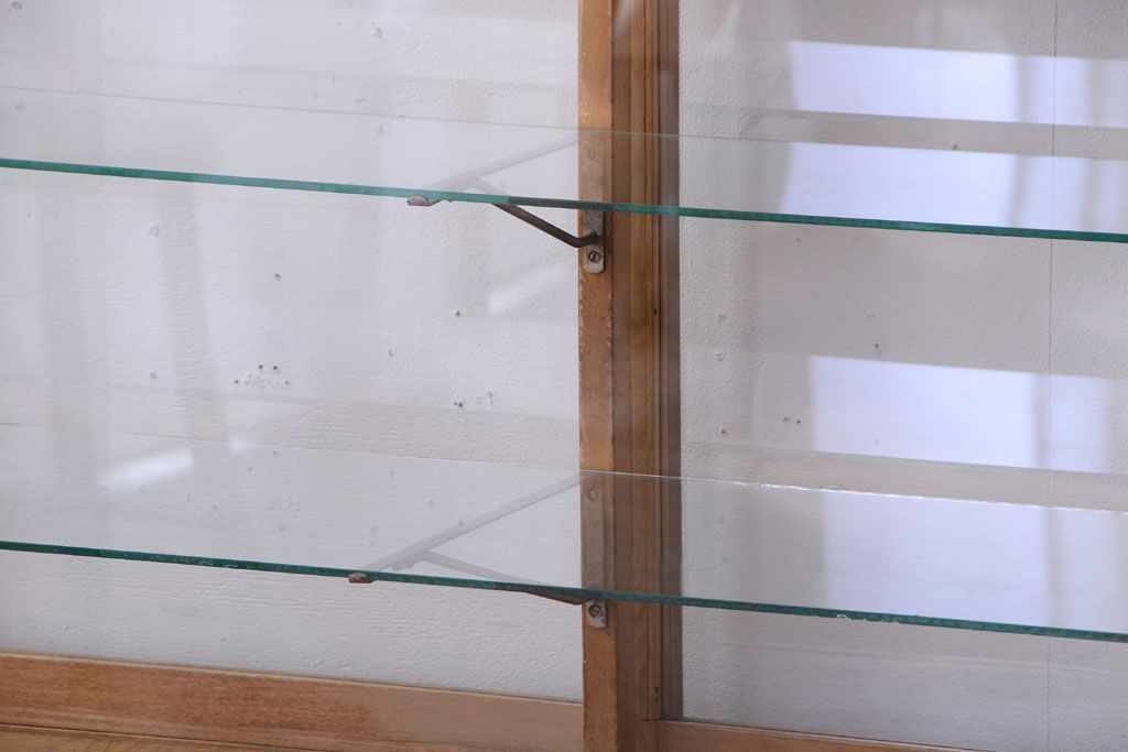 ヴィンテージ家具　昭和レトロ　鉄脚付きビンテージガラスケース(ショーケース)(2)