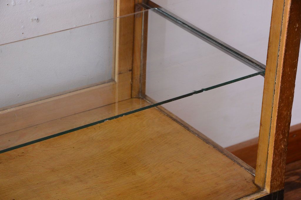 ヴィンテージ家具　昭和レトロ　鉄脚付きビンテージガラスケース(ショーケース)(2)